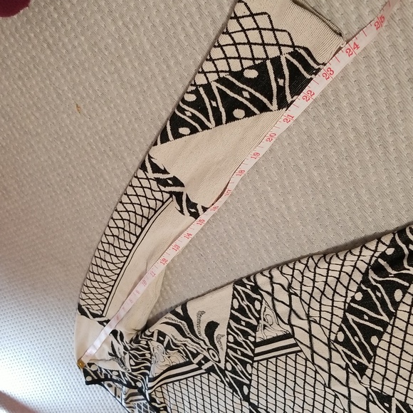 Free People Size Medium/Large  Long Sleeve Body Con Dress Black and Creem - Picture 8 of 11